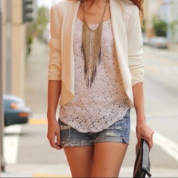ARITZIA TALULA Betsy Lace Blouse in White size M - Picture 4 of 10